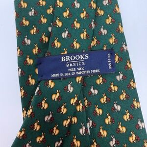 Brooks Basics Men's Silk Necktie Green Bunny Rabbit Pattern Classic